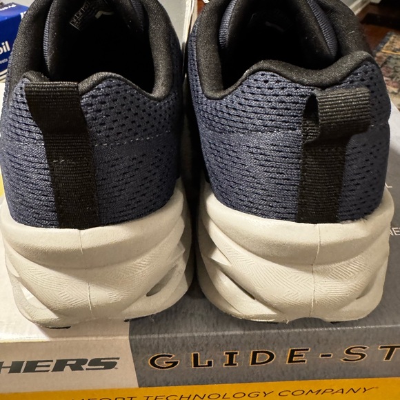 👟🆕Skechers Men’s Glide-Step Swift Navy Slip On Sneakers, Size 9👟 - Picture 6 of 13